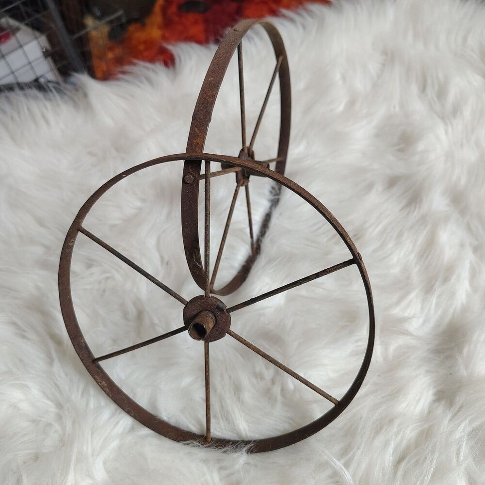 Cast Iron Antique Small Farm Decor Primitive Spoked Wheels Rust Patina/RT1